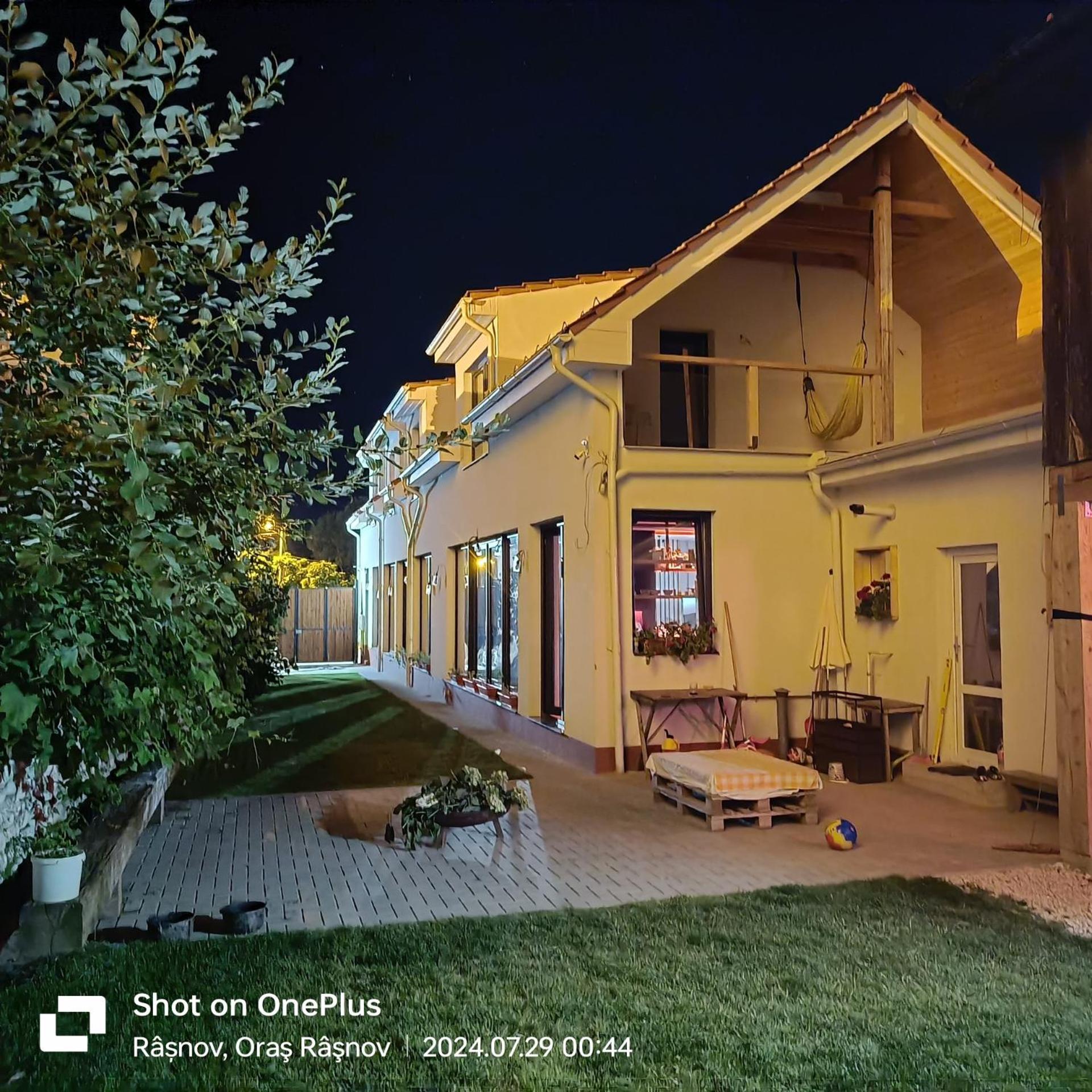 Imperfect House Hotel Rîşnov Exterior foto